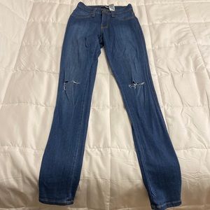 Fashion Nova Women’s High-Waisted Skinny Jeans Size 3
